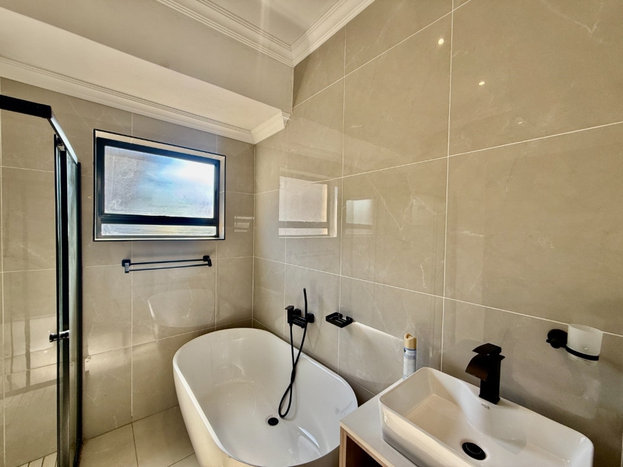 To Let 4 Bedroom Property for Rent in Melodie North West